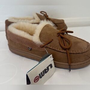 Men’s Lamo Suede Moccasin premium all sheepskin upper/lining/bed size 8, NWT